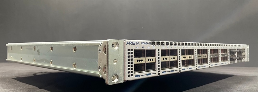 Коммутатор Arista DCS-7050QX-32-R — фото 2
