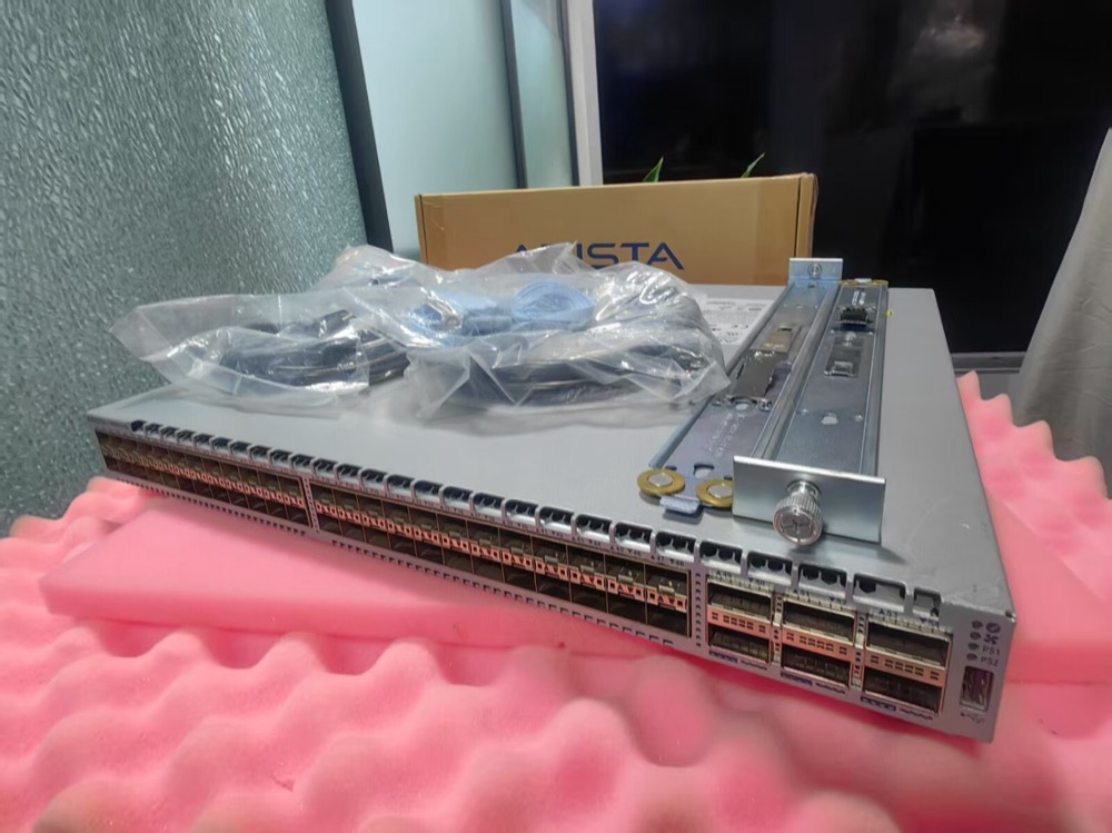 Коммутатор Arista DCS-7050SX2-72Q-F — фото 4