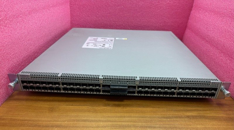 Коммутатор Arista DCS-7050SX3-48C8 (48×10G SFP+, 8×100G QSFP28, ЦОД) — фото 1