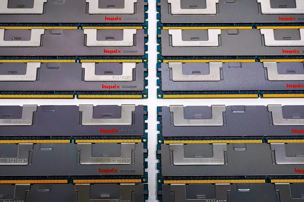 Модуль памяти DDR3-1333 Hynix 8Gb 2Rx4 PC3L-10600R-9-10-E1 HMT31GR7BFR4A-H9 IBM PN 49Y1415 — фото 3