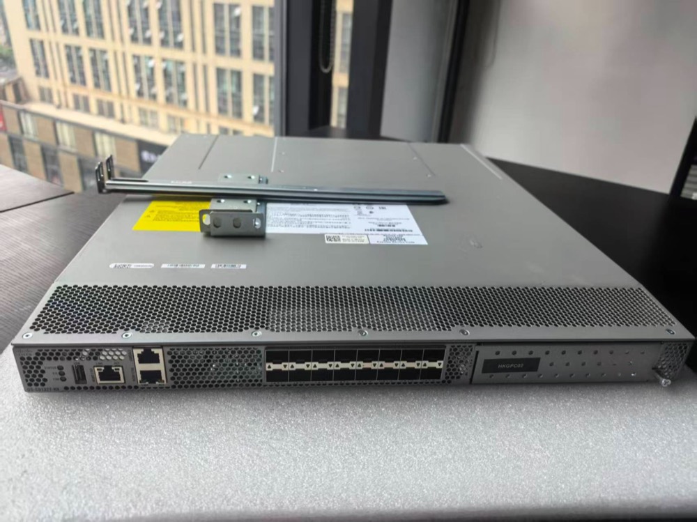 Коммутатор CISCO DS-C9132T-K9 С МОДУЛЕМ M9XT-FC1632 — фото 4
