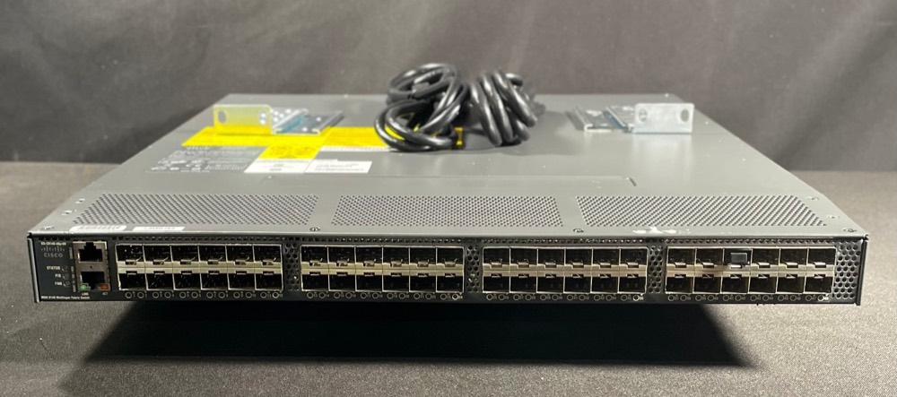 Коммутатор Cisco DS-C9148D-8G48P-K9 — фото 1