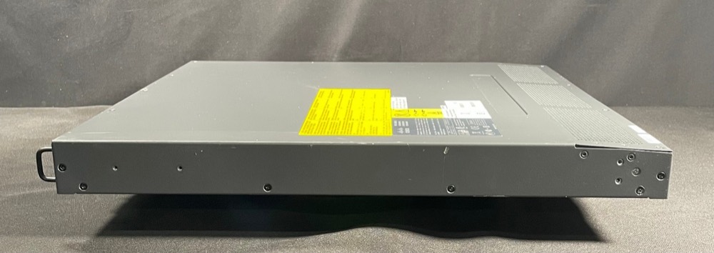 Коммутатор Cisco DS-C9148D-8G48P-K9 — фото 3