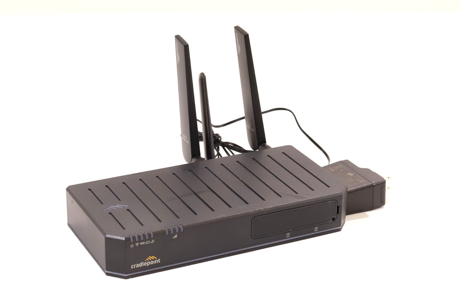 Маршрутизатор E300-C7C CradlePoint E300 S5A118A Wireless Router W/Adapter & Antenna P/N:E300-C7C Tested — фото 1