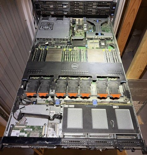 Процессор Intel Xeon E5-2640 v1 LGA2011 (Sandy Bridge-EP, DDR3) — фото 1