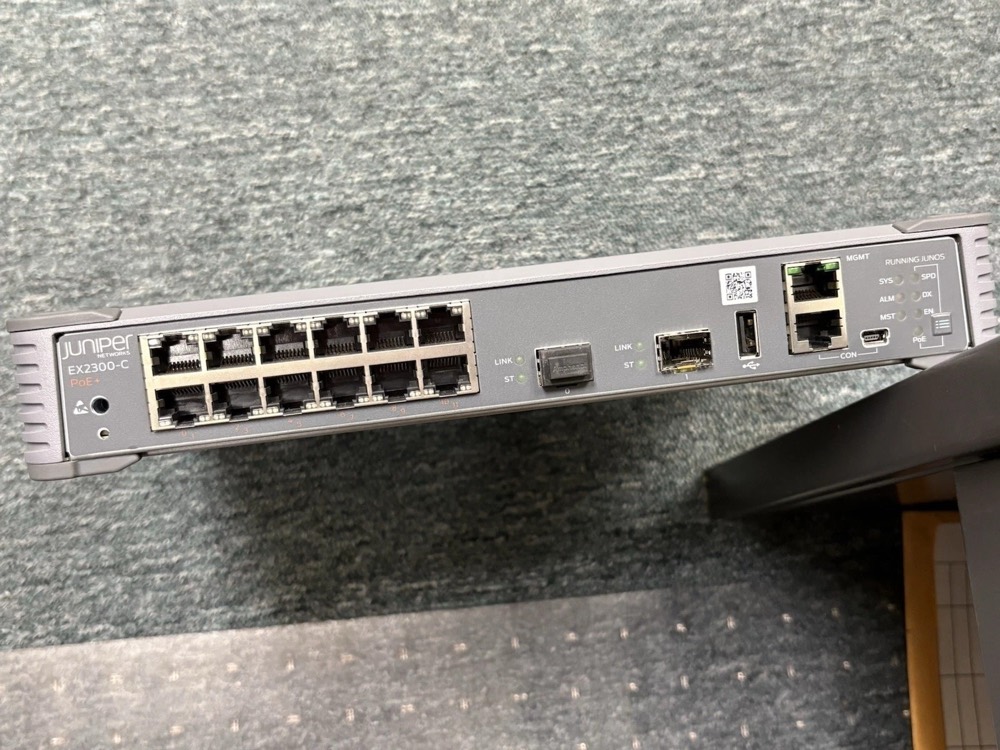 Коммутатор Juniper EX2300-C-12P — фото 1