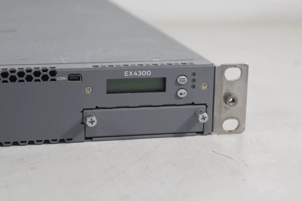 Коммутатор Juniper EX4300-24T — фото 2