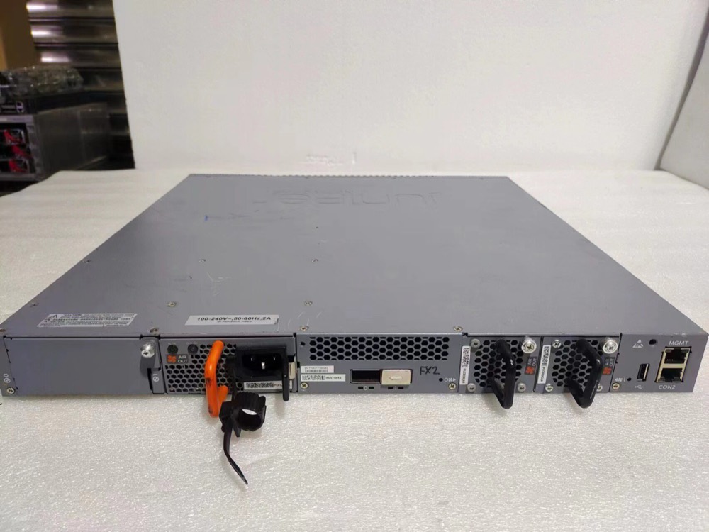 Коммутатор Juniper EX4300-32F — фото 3