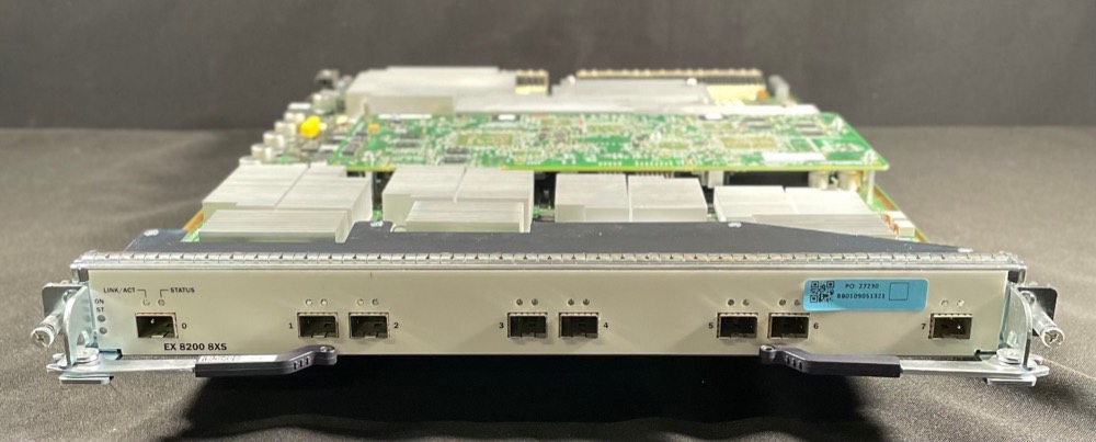 Коммутатор Juniper EX8200-8XS — фото 1