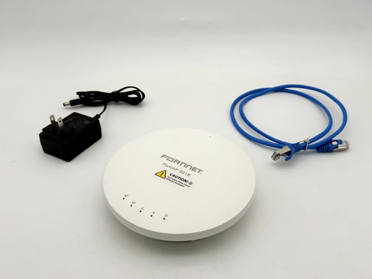 Fortinet FortiAP FAP-221E — точка доступа Wi-Fi 6 — фото 1