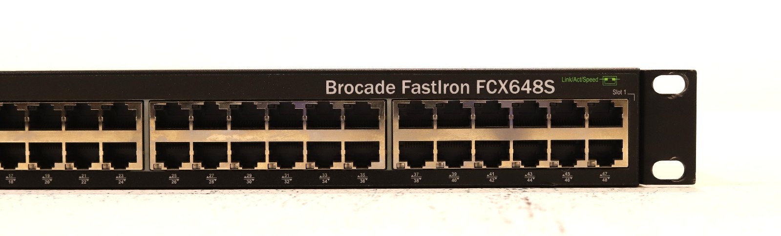 Коммутатор Brocade FastIron FCX648S 48-Port Gigabit Managed Switch W/Ears P/N:80-1002392-06 — фото 3