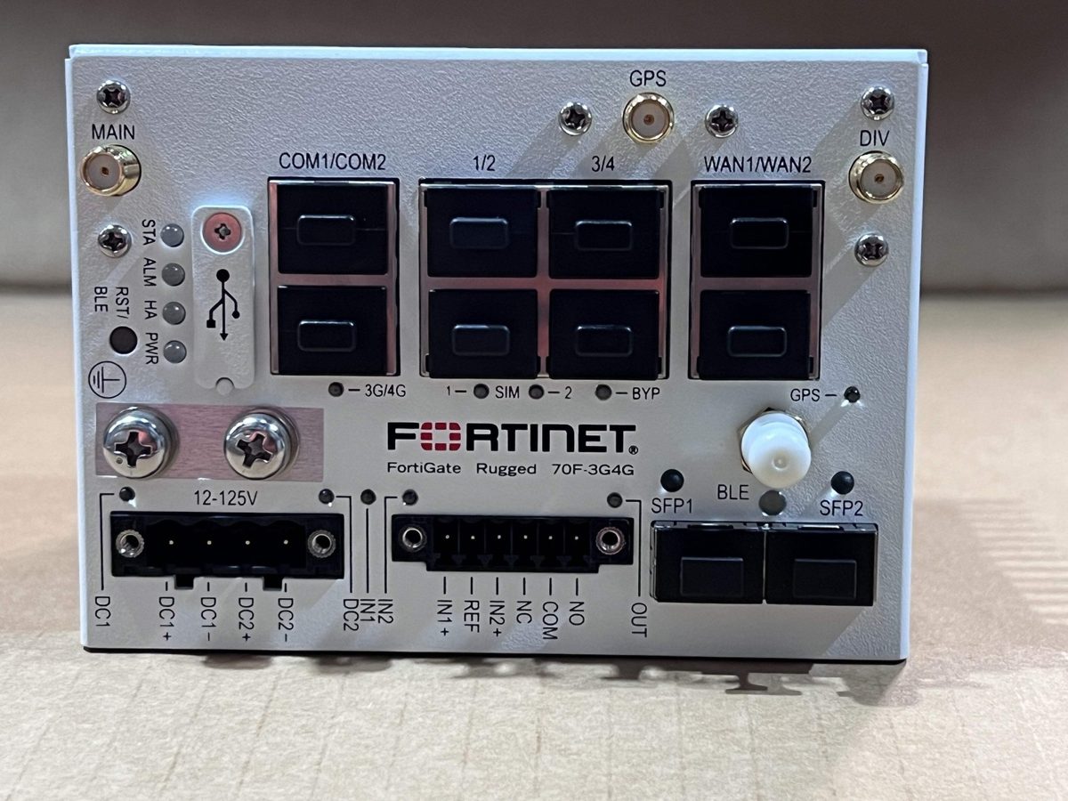 Межсетевой экран Fortinet FortiGate Rugged FGR-70F-3G4G — промышленный NGFW — фото 1