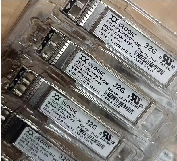 Трансивер QLogic Finisar FTLF8532P4BCV-QM — фото 1