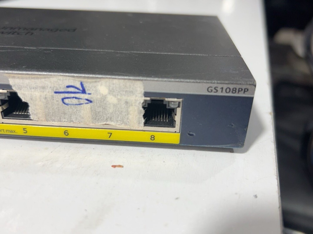 Коммутатор Netgear GS108PP — фото 1