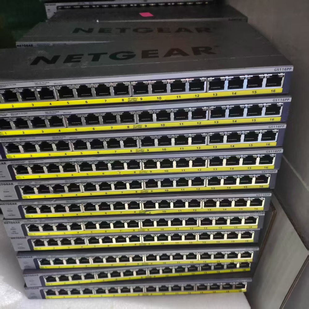 Коммутатор Netgear GS116PP — фото 2