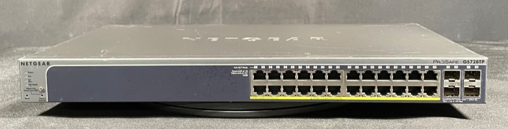 Коммутатор Netgear GS728TP — фото 1