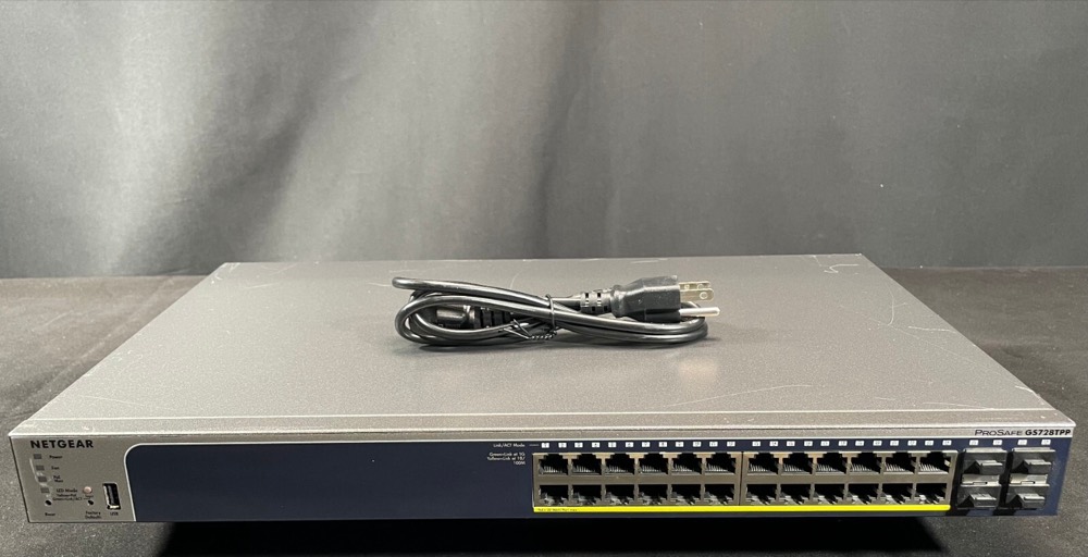 Коммутатор Netgear GS728TPP — фото 1