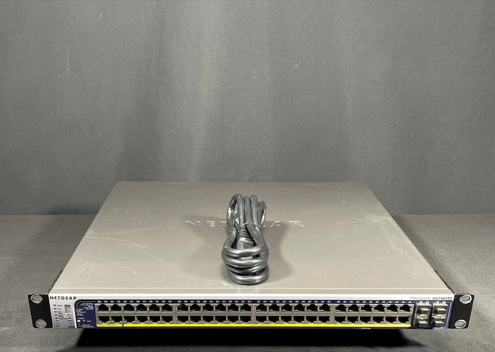 Коммутатор Netgear GS748TPS — фото 1