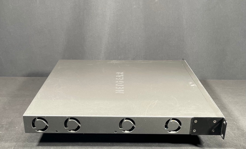 Коммутатор Netgear GS748TPS — фото 3