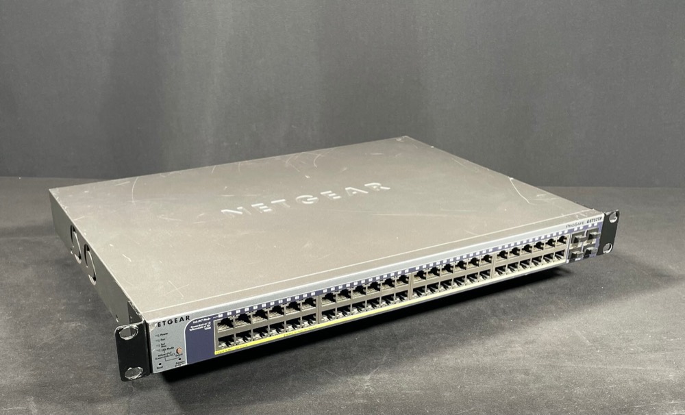 Коммутатор Netgear GS752TP — фото 2