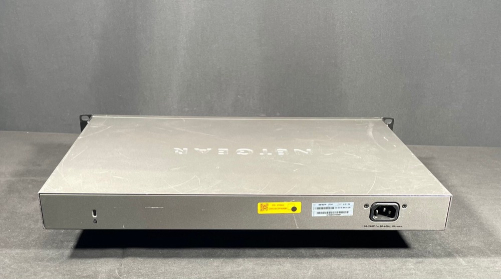 Коммутатор Netgear GS752TP — фото 3