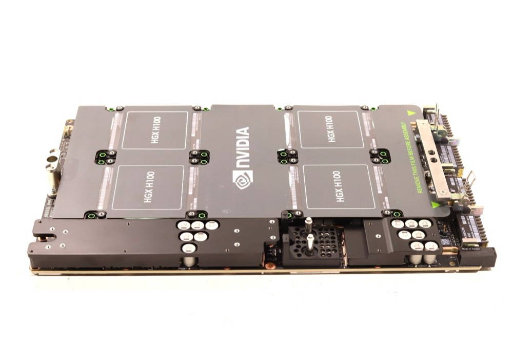 Графический ускоритель NVIDIA HGX H100 4GPU Baseboard With 4 xAH100 94GB SXM4 HBM2e GPU P/N: JY33M — фото 2