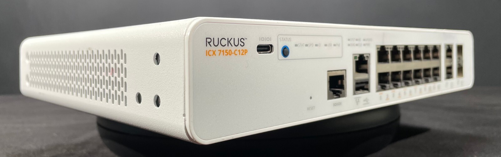 Коммутатор Ruckus ICX7150-C12P-2X10GR — фото 2