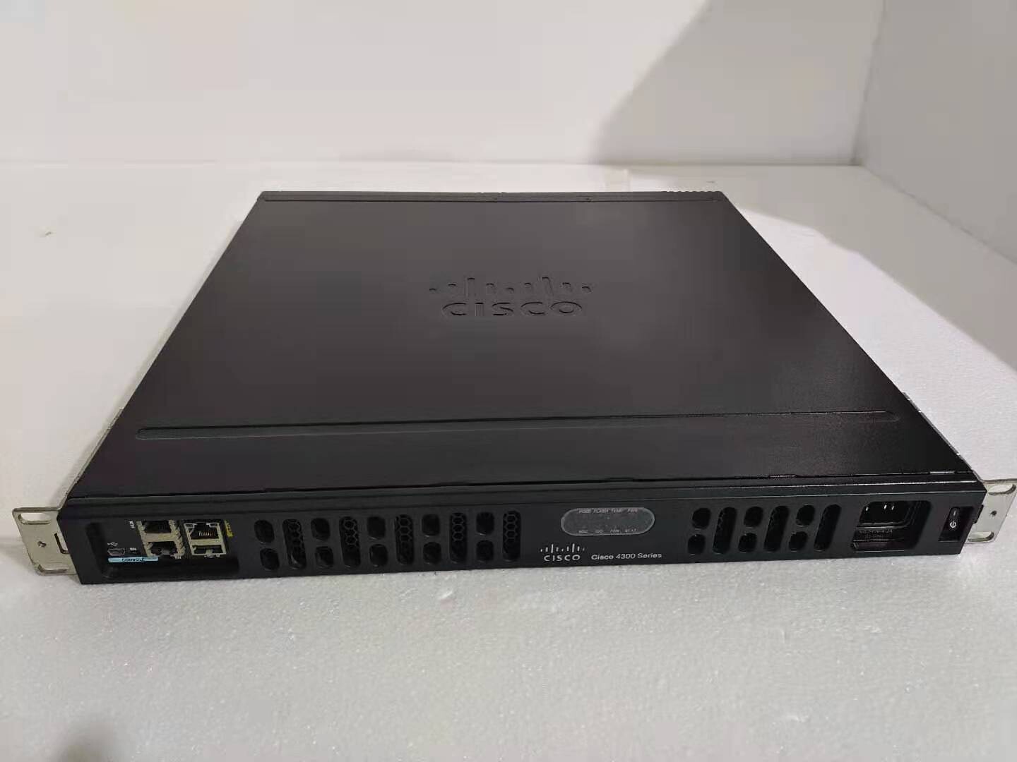 Маршрутизатор Cisco ISR4331-K9 — фото 3