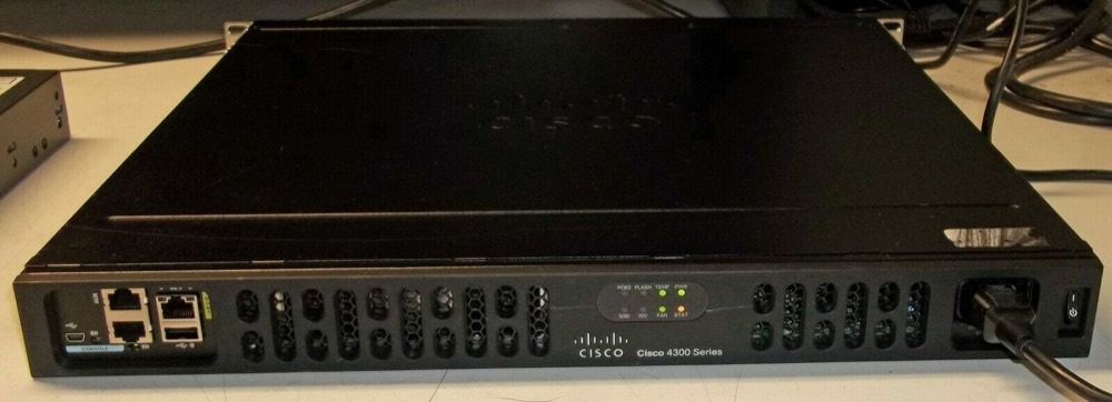 Маршрутизатор Cisco ISR4331-V/K9 — фото 1