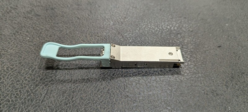Трансивер Juniper JNP-QSFP-40G-LX4 40GbE 2km 1310nm 40G-LX4 QSFP+ for QFX3500 Series — фото 1