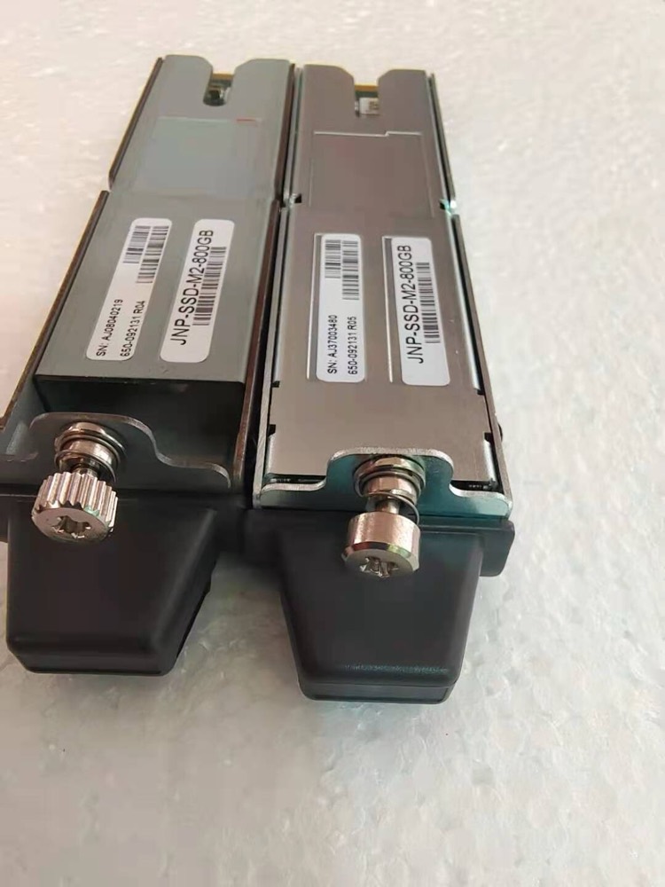 SSD-накопитель Cisco JNP-SSD-M2-800GB — фото 2