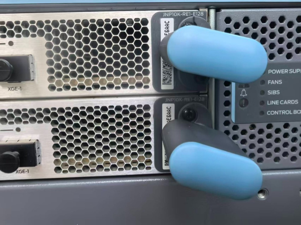 Маршрутизатор Juniper JNP10008 — фото 4