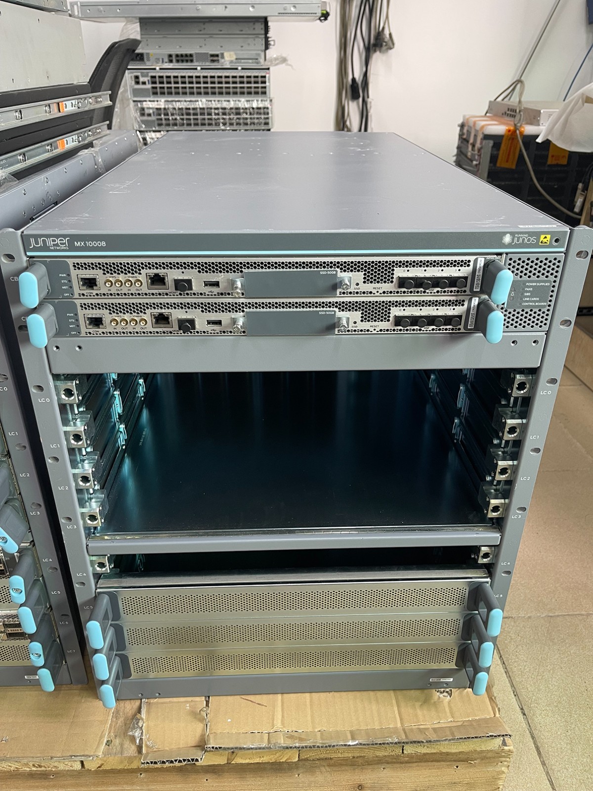 Коммутатор Juniper MX10008-PREM — фото 1