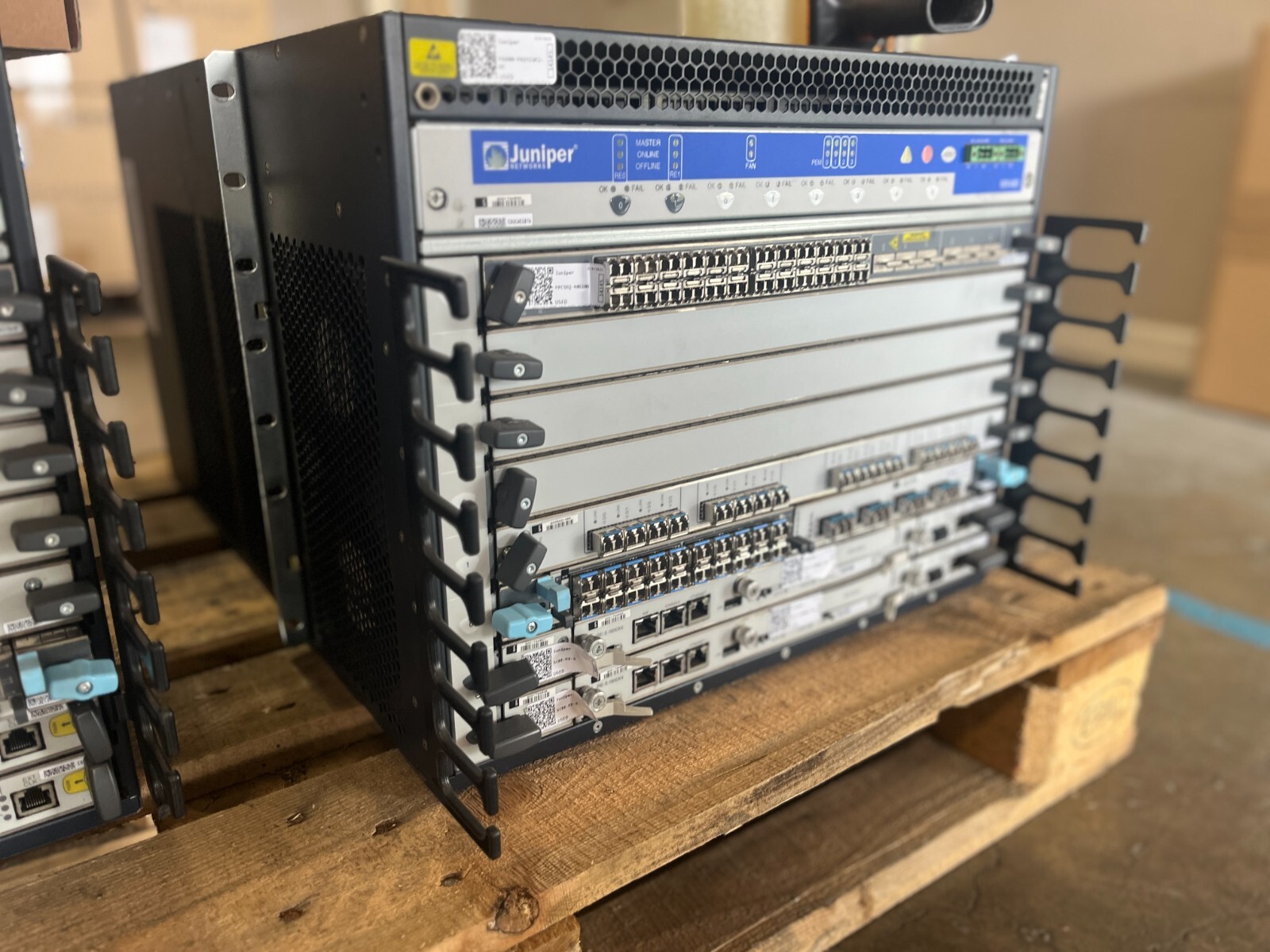 Коммутатор Juniper MX480-PREMIUM2-DC — фото 1