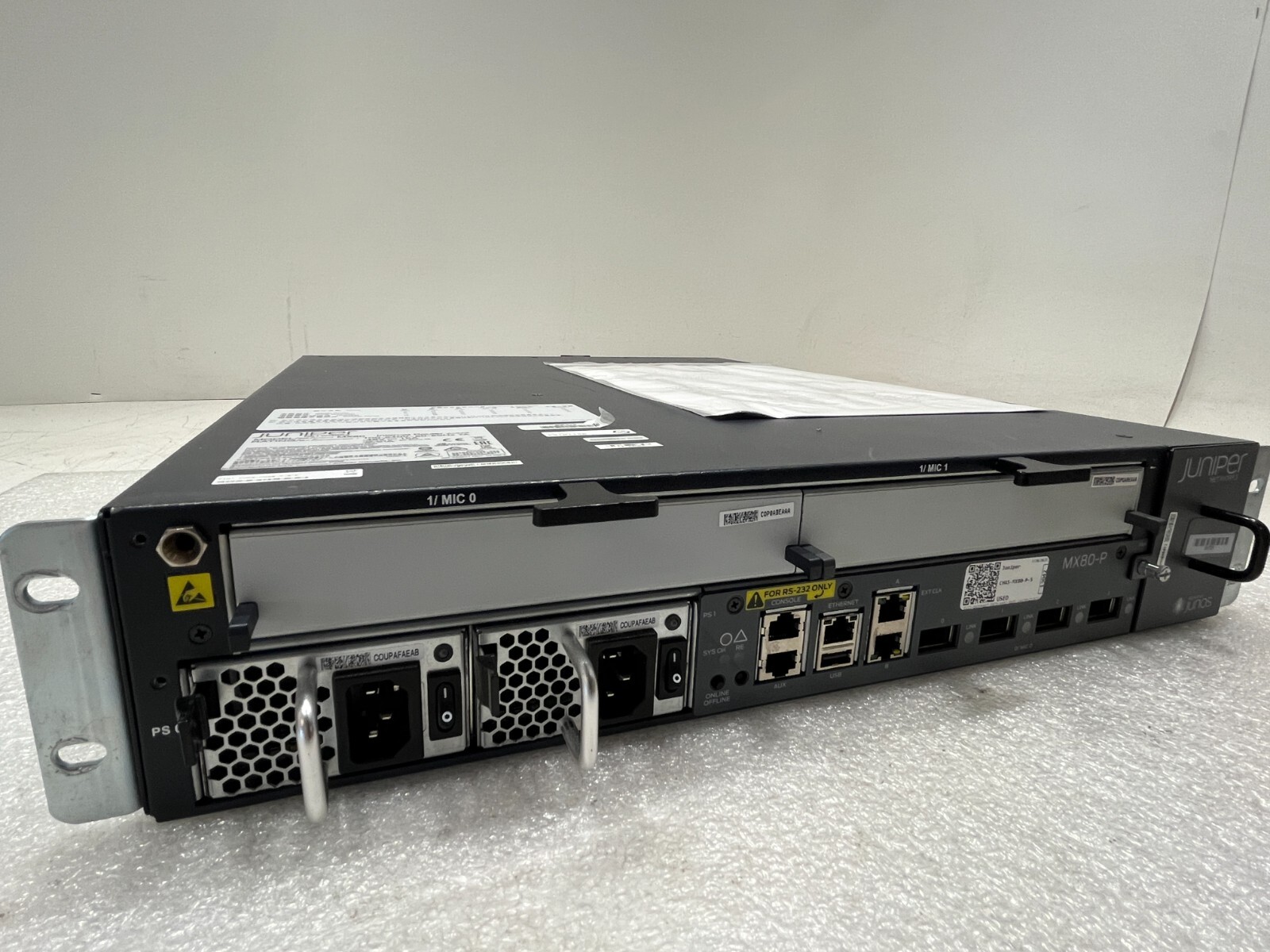 Коммутатор Juniper MX80-P-AC — фото 1