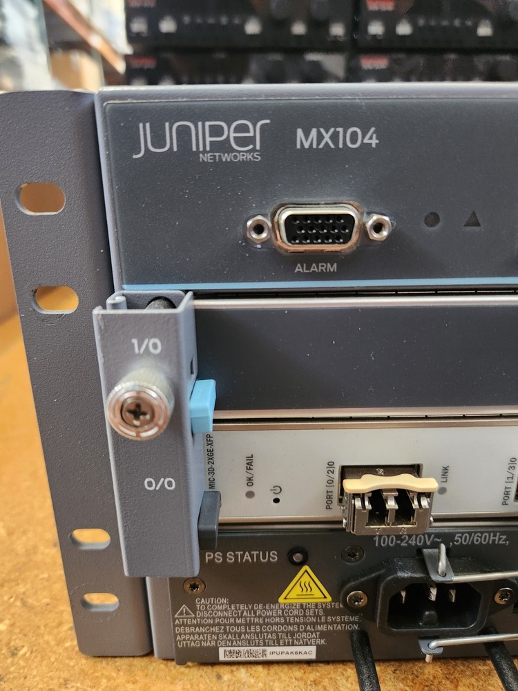 Коммутатор Juniper PWR-MX104-AC — фото 1
