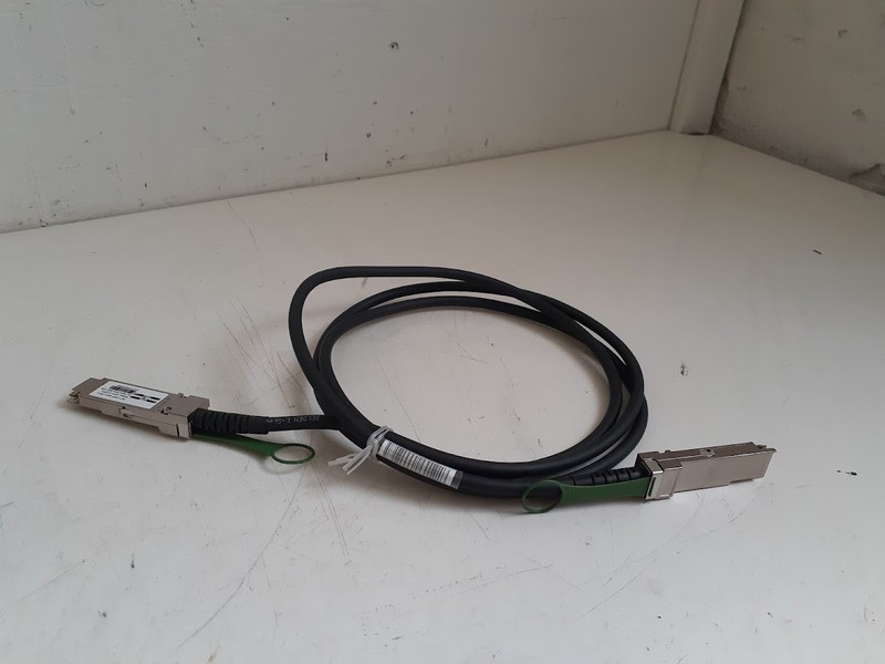 DAC-кабель Juniper QFX-QSFP-DAC-2M — фото 1
