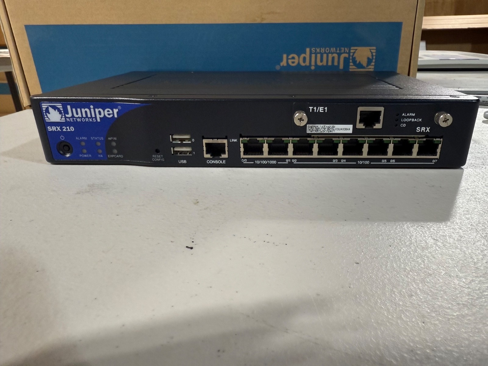 Межсетевой экран Juniper SRX210H — фото 1