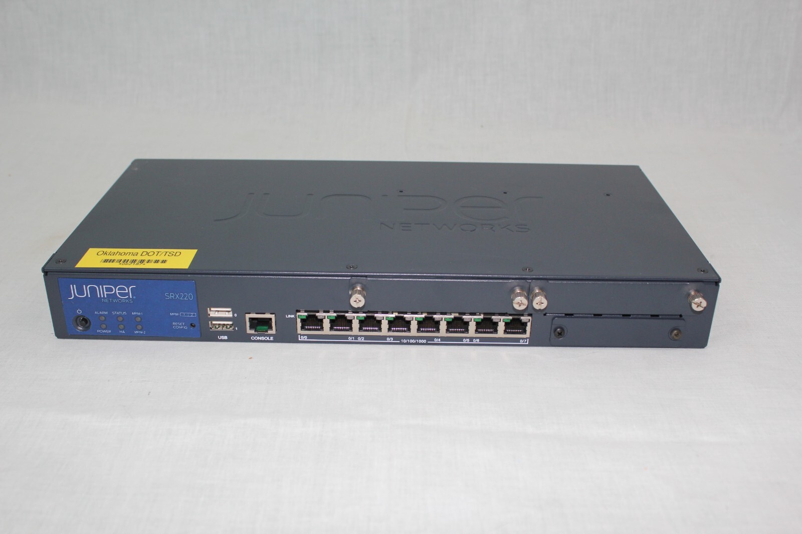 Межсетевой экран Juniper SRX220 — фото 1