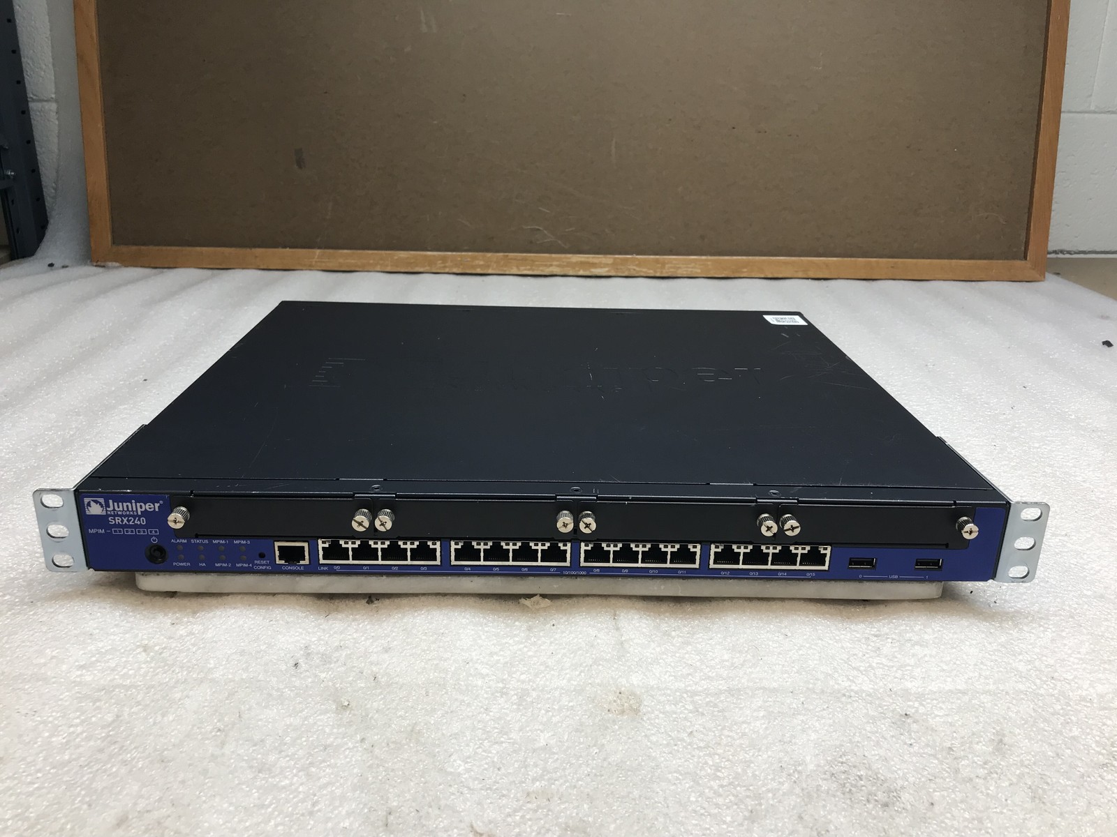 Межсетевой экран Juniper SRX240H2 — фото 1