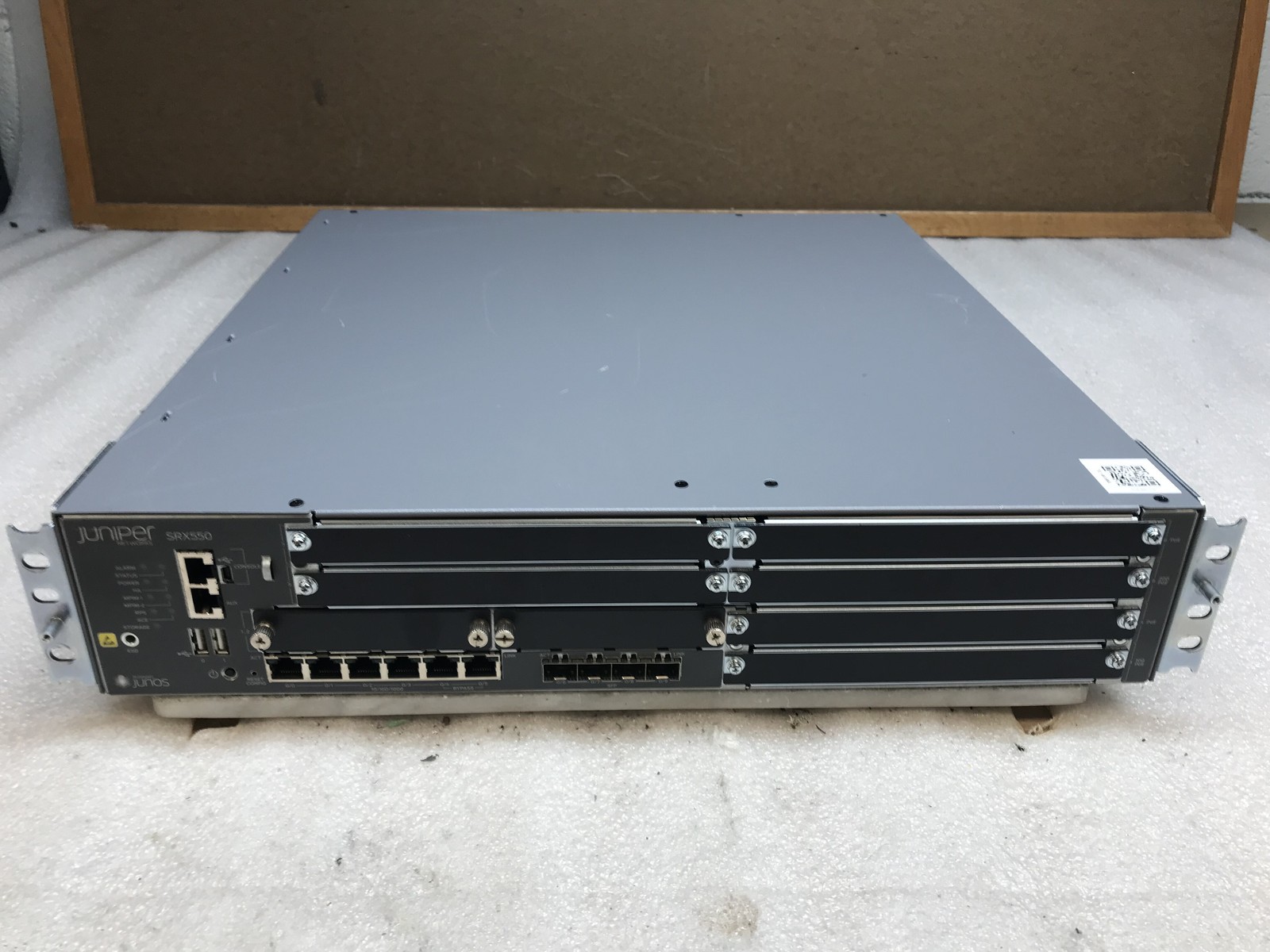 Межсетевой экран Juniper SRX550-645AP — фото 1