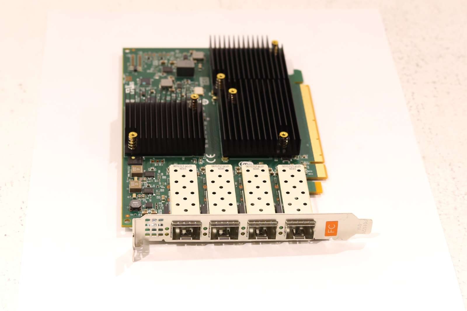 Контроллер HBA-адаптер Emulex LPe31004-M6 16 Гбит/с 4 порта SFP+ Fibre Channel (LPe31004-M6-SIO) — фото 2