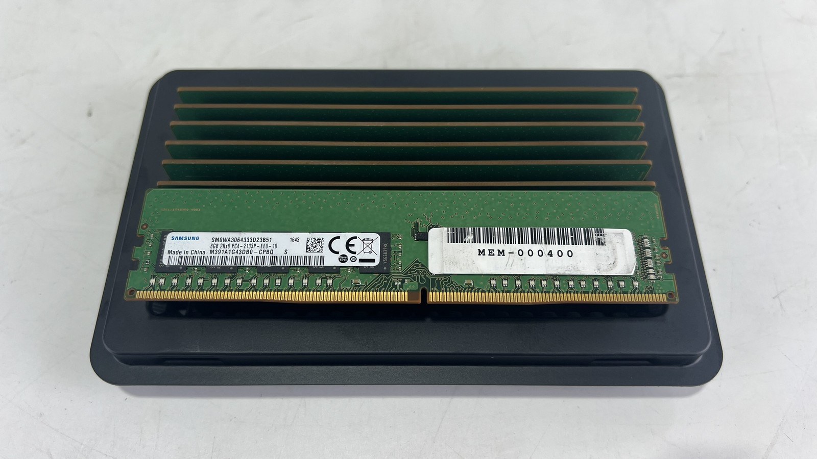 Память Samsung DDR4 8GB ECC UDIMM 2Rx8 2133 МТ/с (M391A1G43DB0-CPB) — фото 1