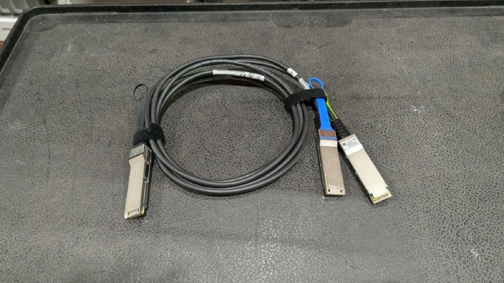 Трансивер Mellanox MCP7H00-G01AR Splitter Cable 1x100g to 2x50g QSFP28 to 2xQSFP28 1.5m — фото 1
