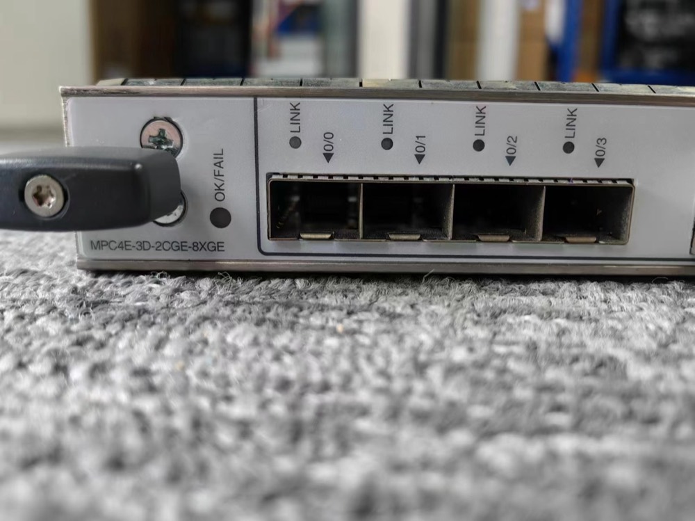 Маршрутизатор Cisco MPC4E-3D-2CGE-8XGE — фото 1