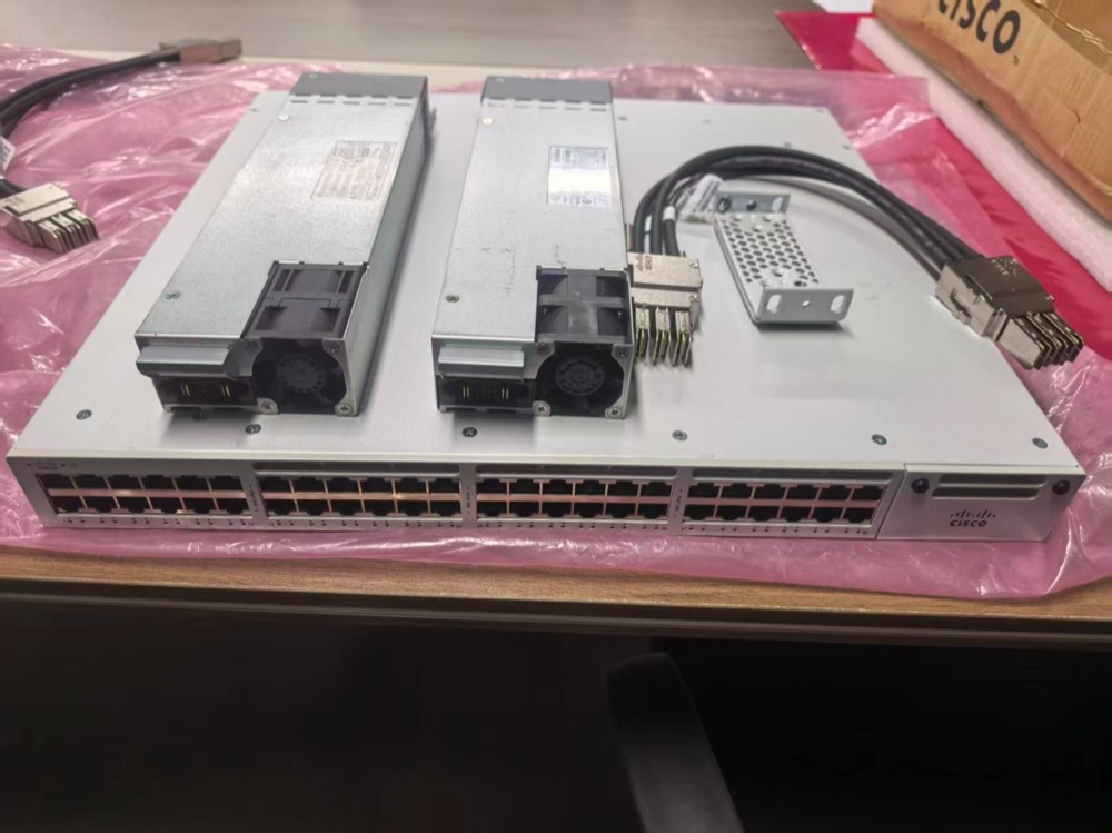 Коммутатор Cisco Meraki MS390-48U 48 портов UPOE (MS390-48U-HW) — фото 2