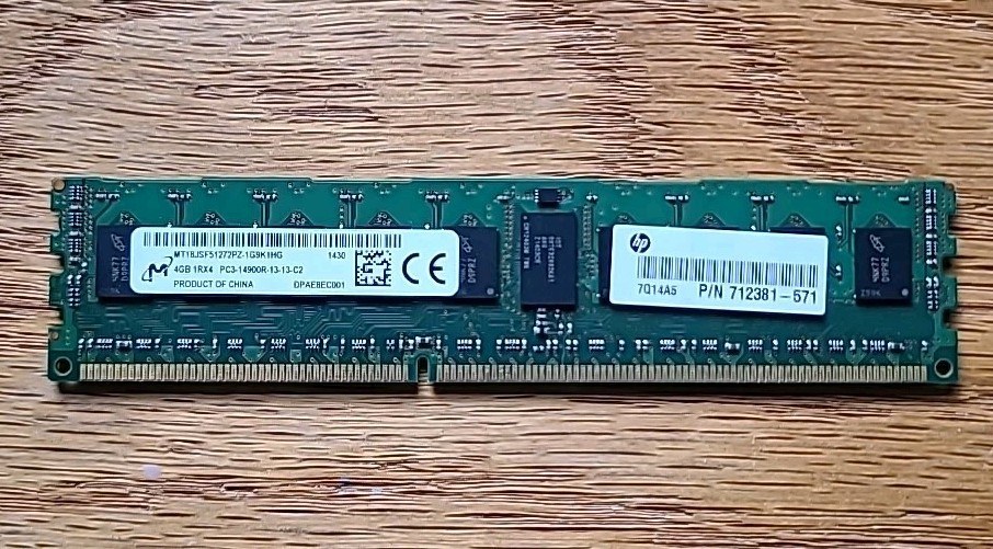Память Micron DDR3 4GB RDIMM 1866 МТ/с (MT18JSF51272PZ-1G9K1) — фото 1