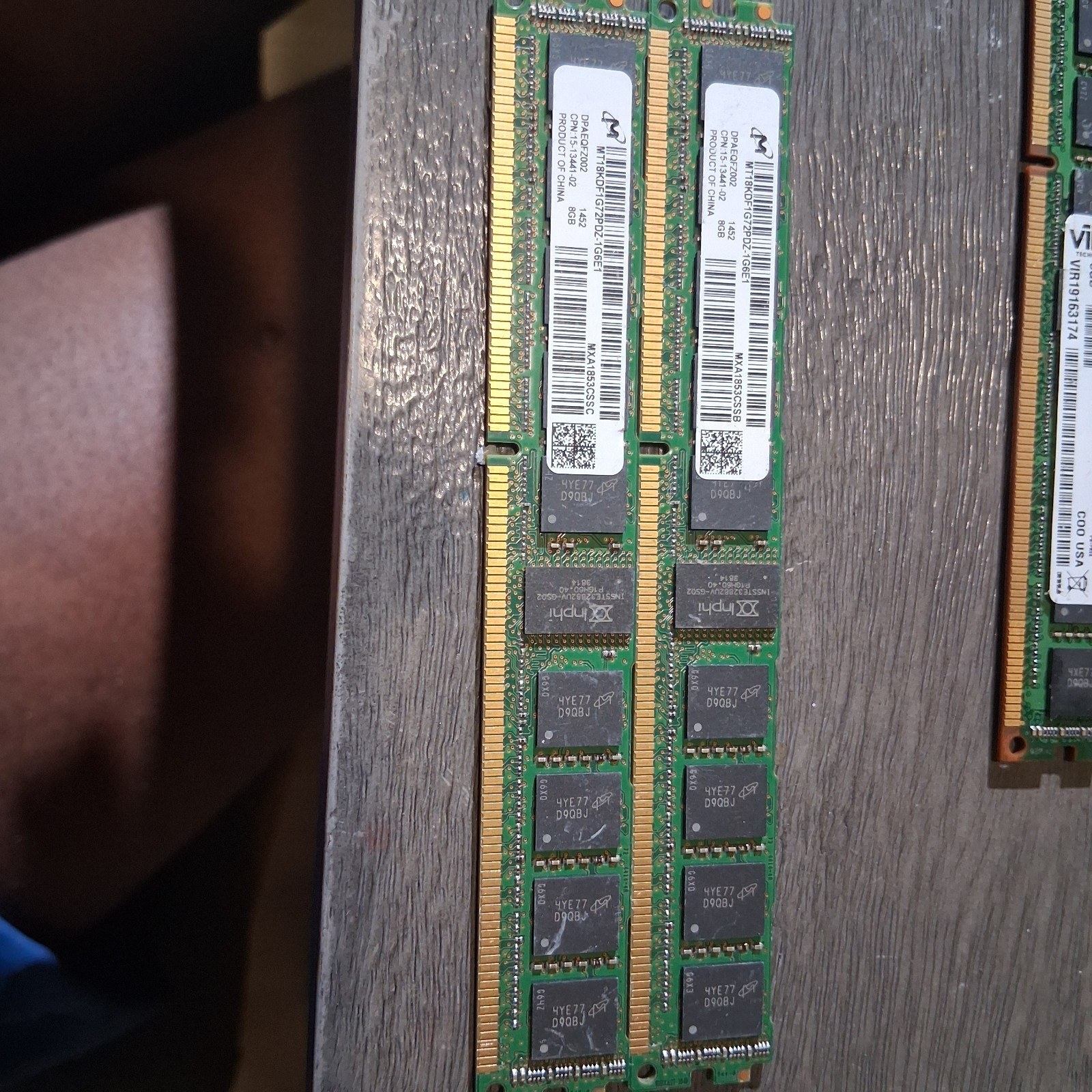 Память Micron DDR3 8GB RDIMM 1600 МТ/с (MT18KDF1G72PDZ-1G6E1) — фото 1