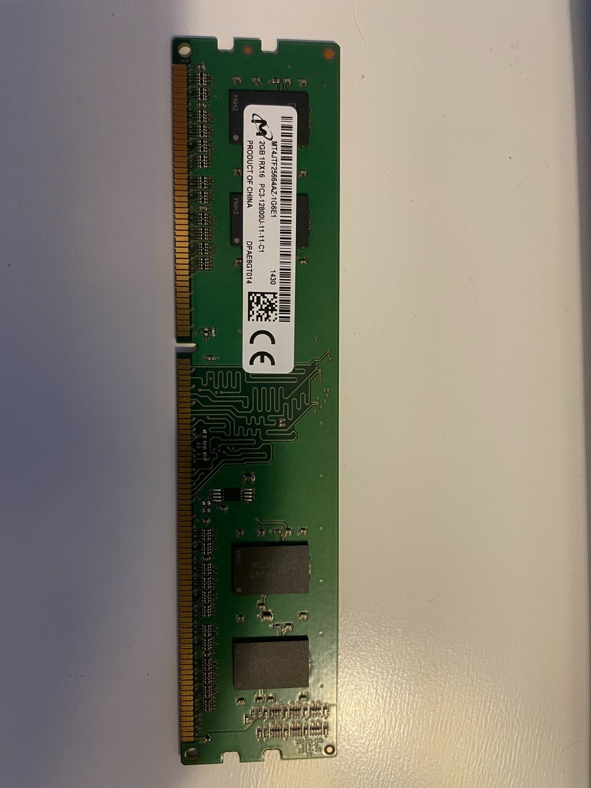 Память Micron DDR3 2GB UDIMM 1600 МТ/с (MT4JTF25664AZ-1G6E1) — фото 2