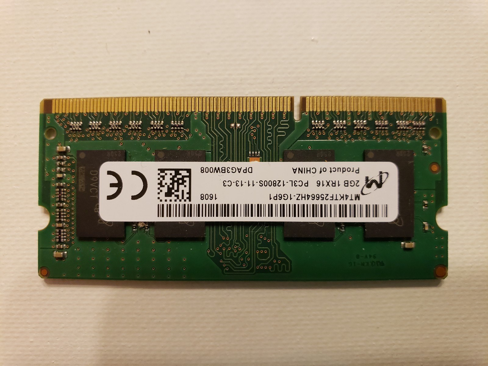 Память Micron DDR3 2GB SODIMM 1600 МТ/с (MT4KTF25664HZ-1G6P1) — фото 1